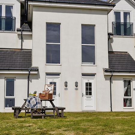Seaviews And Hot Tub At The Fairways - Uk39821 Villa Портпатрик Екстериор снимка