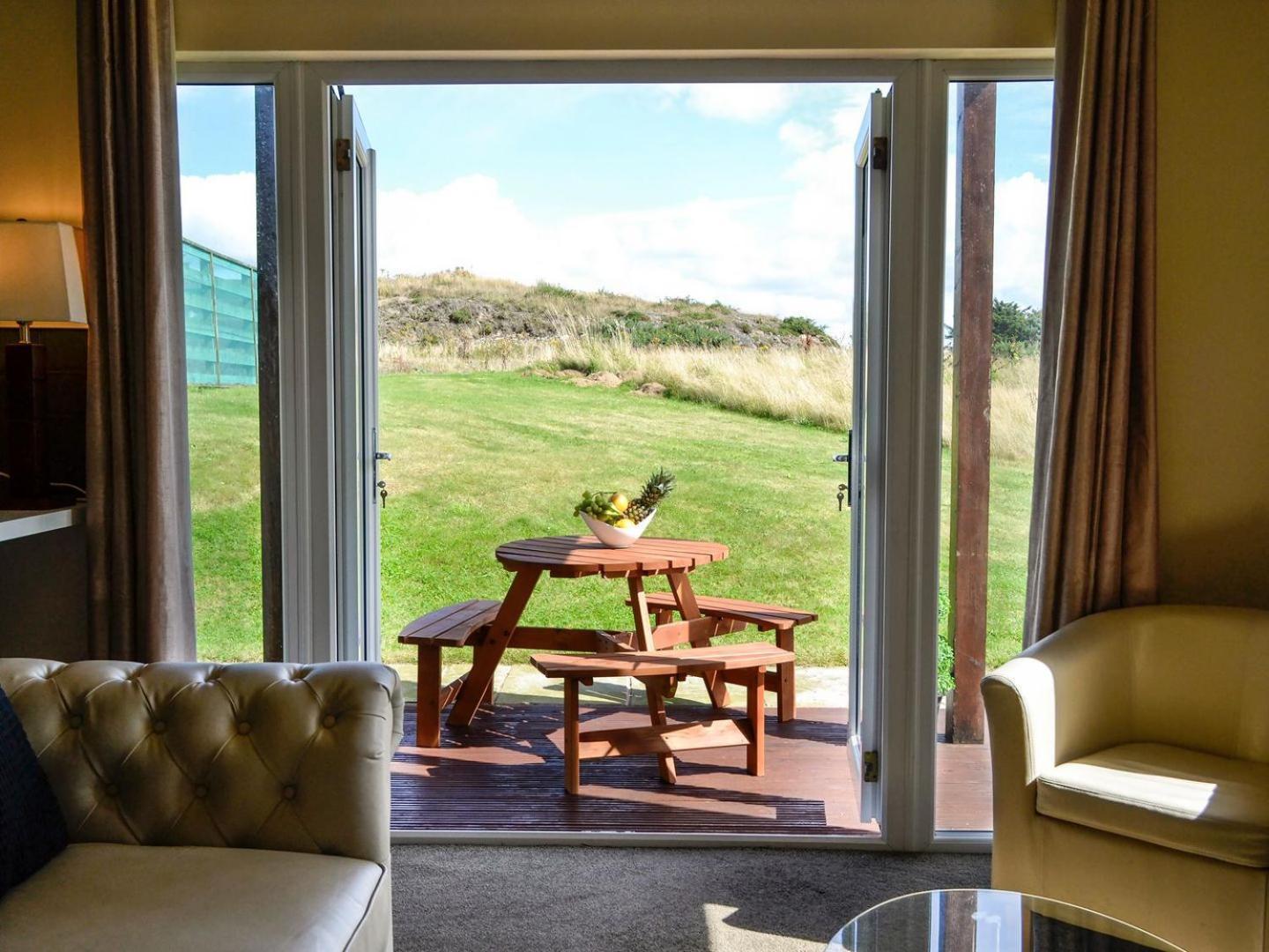 Seaviews And Hot Tub At The Fairways - Uk39821 Villa Портпатрик Екстериор снимка
