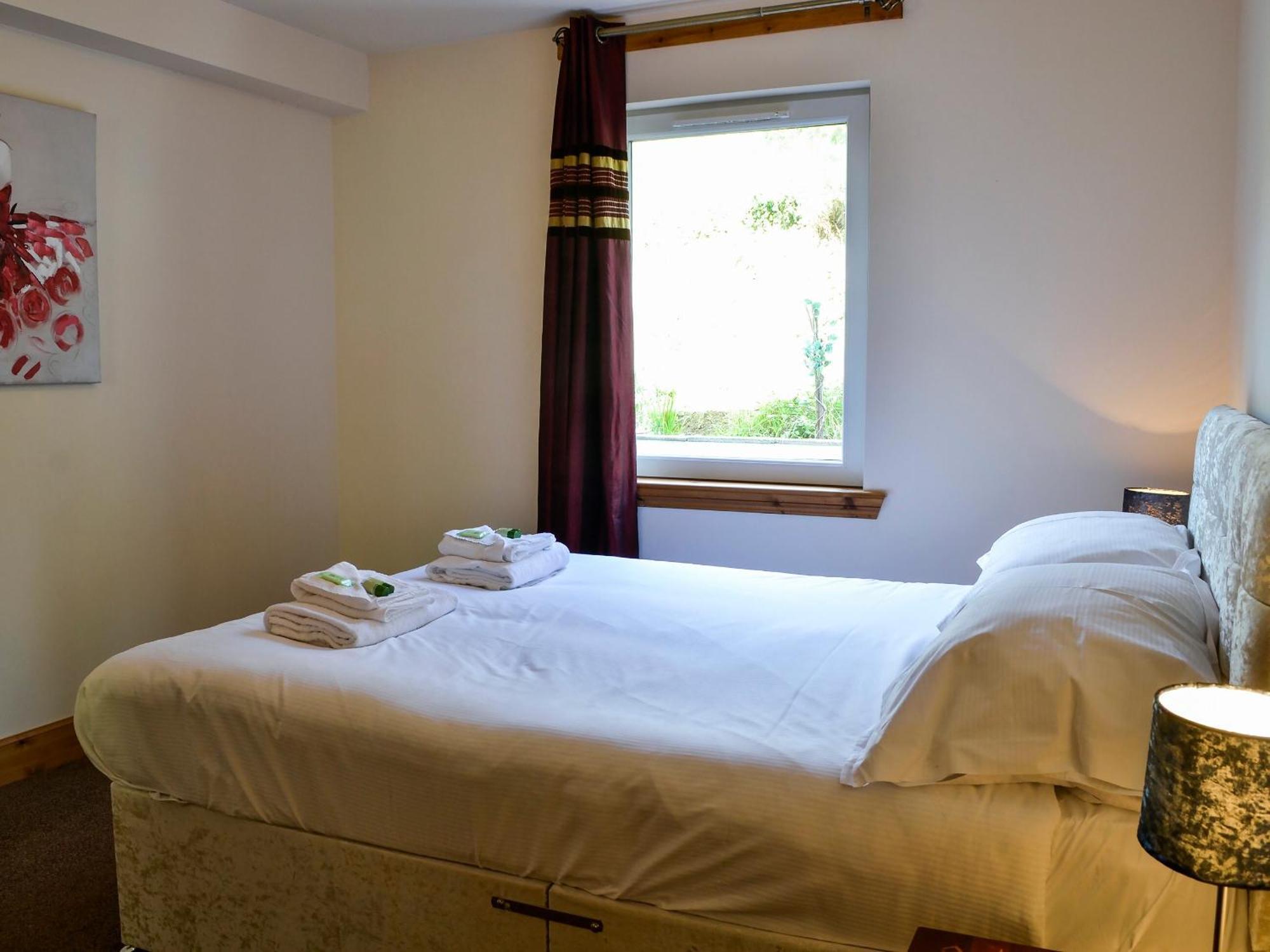 Seaviews And Hot Tub At The Fairways - Uk39821 Villa Портпатрик Екстериор снимка