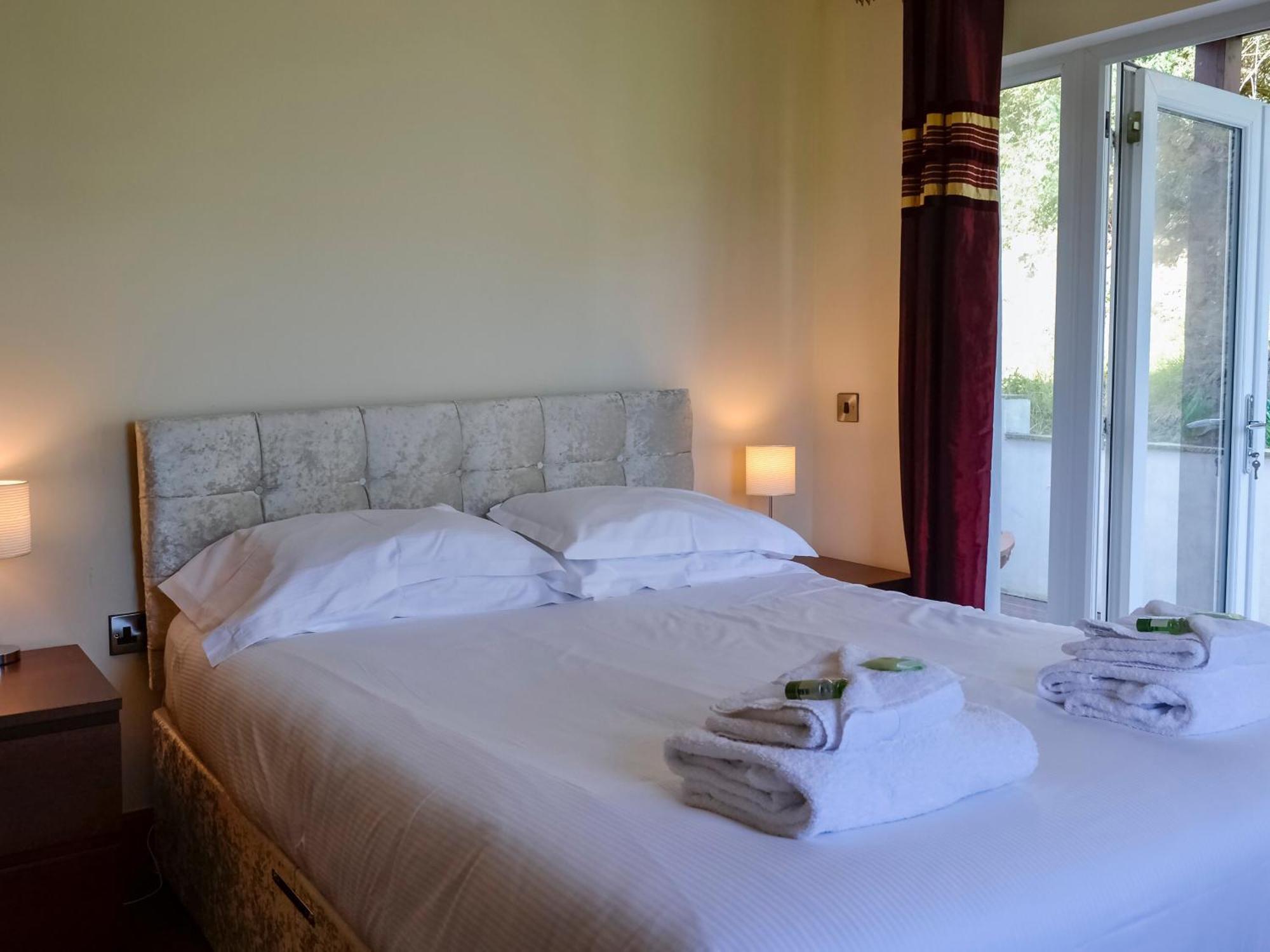 Seaviews And Hot Tub At The Fairways - Uk39821 Villa Портпатрик Екстериор снимка