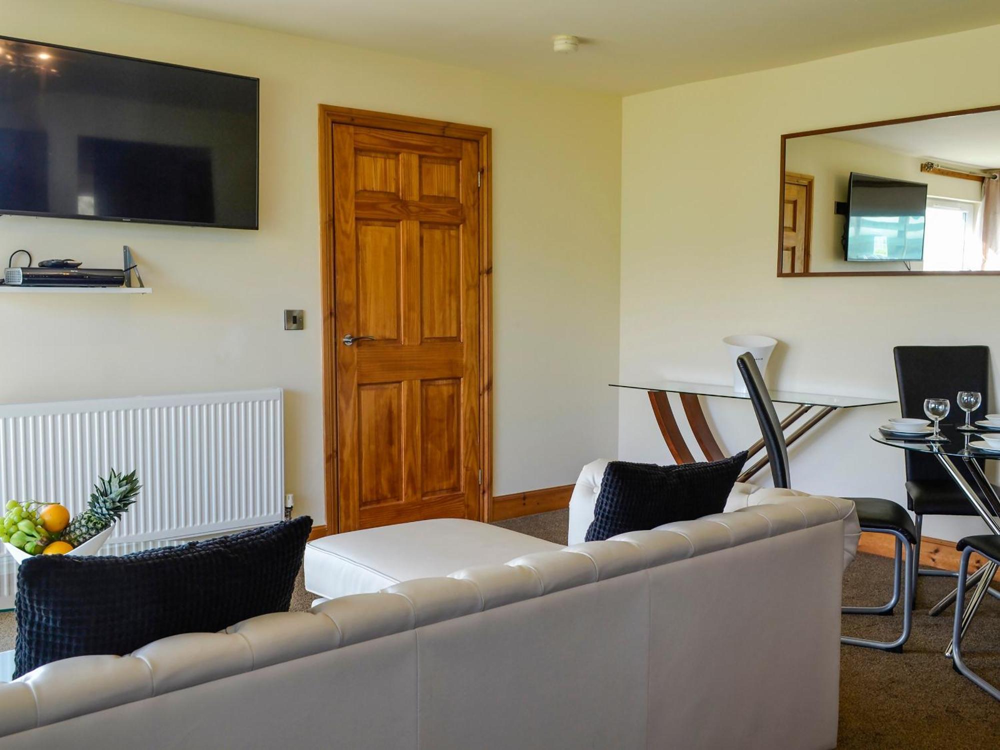 Seaviews And Hot Tub At The Fairways - Uk39821 Villa Портпатрик Екстериор снимка
